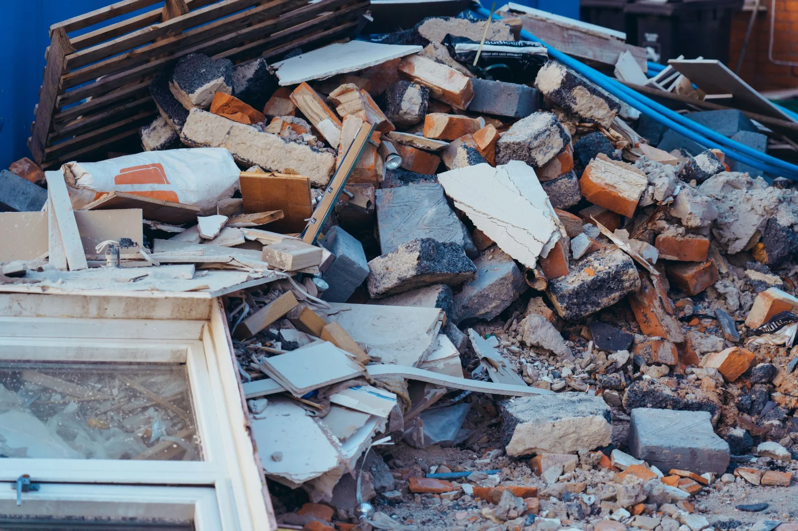 https://www.zhongyieco.com/wp-content/uploads/2026/05/renovation-debris.webp